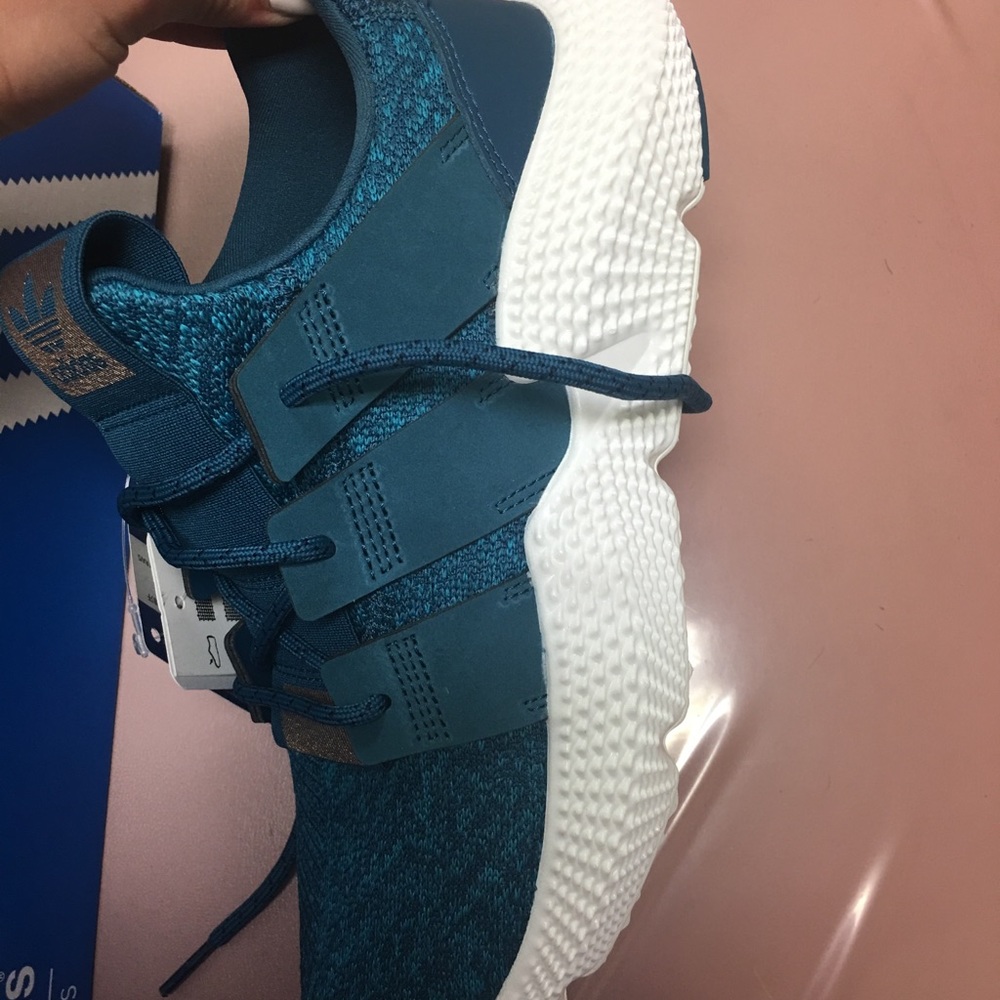 Shoes - Picture 3 of 6